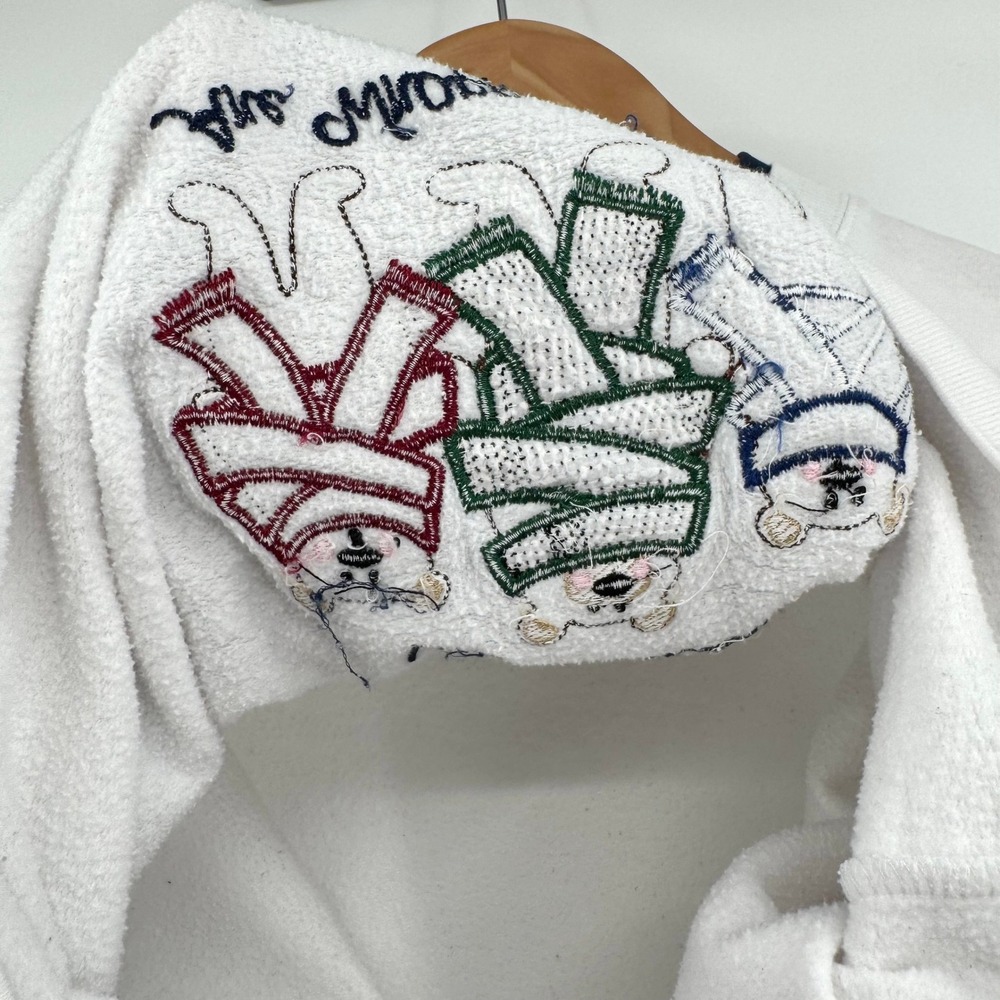 M&C Sportswear My Grandkids Are Wrapped in Love Bear‎ Sweatshirt White Large - Picture 4 of 14